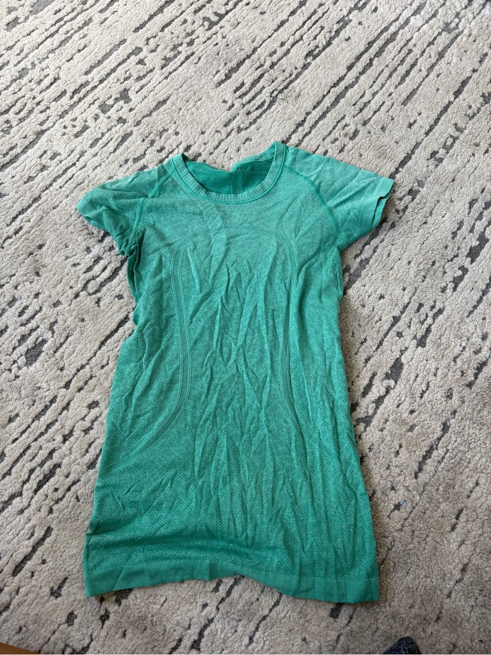 Lululemon green regular length swiftly size 4